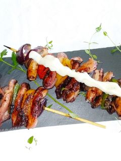 Foto de Espetadas de lulas com pimento e cebola