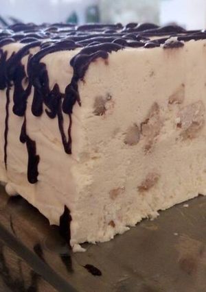 Una foto de Turrón helado semifrio