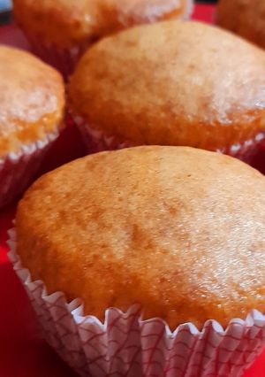 ખાંડ ફ્રી વૅનિલા મફીન (Vanilla muffin Recipe in Gujarati) રેસીપી મુખ્ય ફોટો
