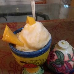 Mango ice cream A picture of Mango ice cream.