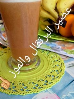 صورة لوصفة عصير البرتقال والموز المحلى بعسل التمر صحي 100%💪