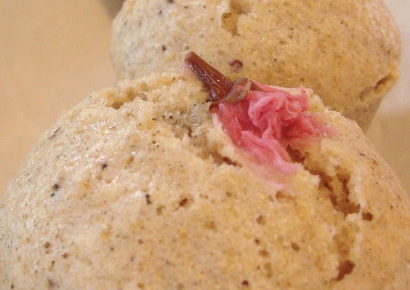 Oatmeal and sakura bread for a couple