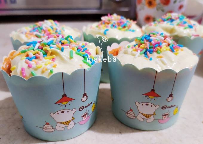 Resep Vanilla Cupcake (stay moist sampai 4 hari) yang Lezat Sekali