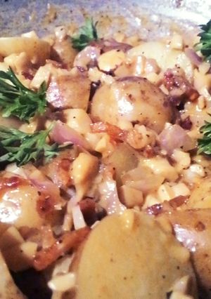 A picture of Potato Cheesy Bacon Mushroom Overload.