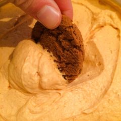 A picture of Easy Pumpkin Dip with Ginger Snaps.
