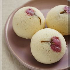 A picture of * For Cherry Blossom Viewing Picnic or As a Gift ♥ Steamed Sakura Buns ♬.