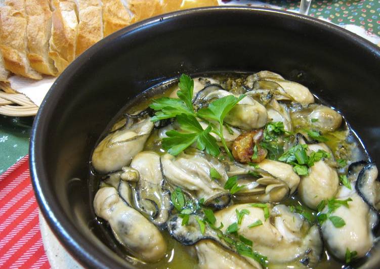 Simple Oyster Ajillo (Simmered in Oil)