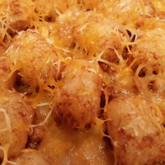 A picture of Tater Tot Enchilada.