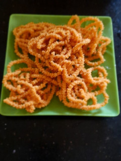 முள்ளு முறுக்கு (mullu murukku recipe in tamil) செய்முறை முக்கிய புகைப்படம்