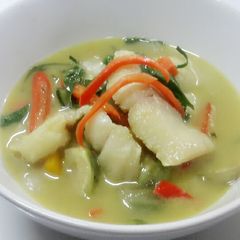 A picture of Kanya's Fish in Green Curry.
