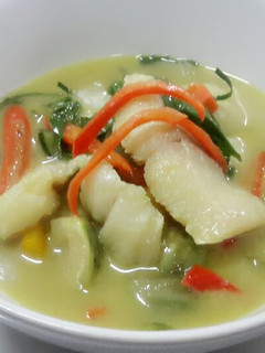 A picture of Kanya's Fish in Green Curry.