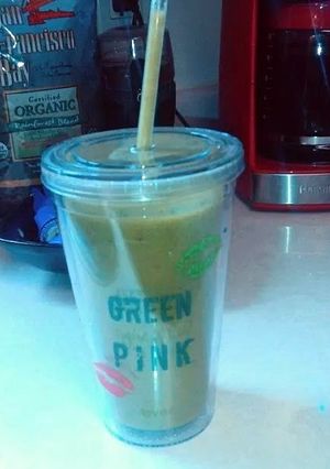 A picture of "The Green One" Smoothie.