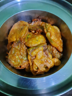 लेफ्टओवर बैंगन के पकोड़े (leftover baingan ke pakode recipe in Hindi) रेसिपी मुख्य फोटो