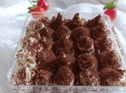 Gambar tiramisu dessert box egg drop