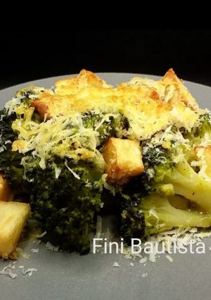 Foto principal de Brócoli gratinada con aceite de pistacho