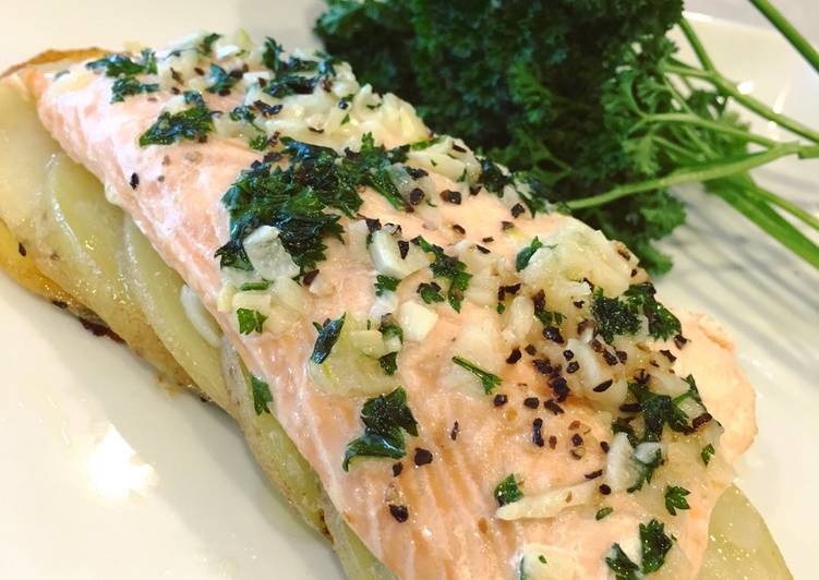 Recipe of Speedy Garlic butter salmon