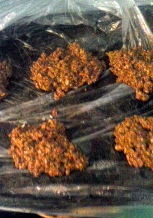 A picture of Easy Nobake Cookies.