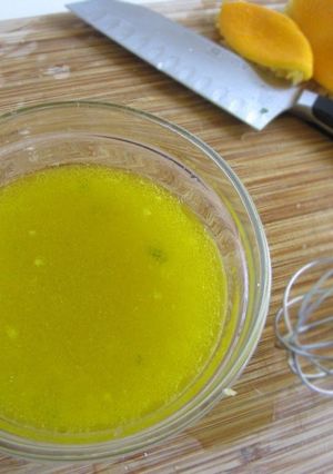 A picture of Lemony Viniagrette.