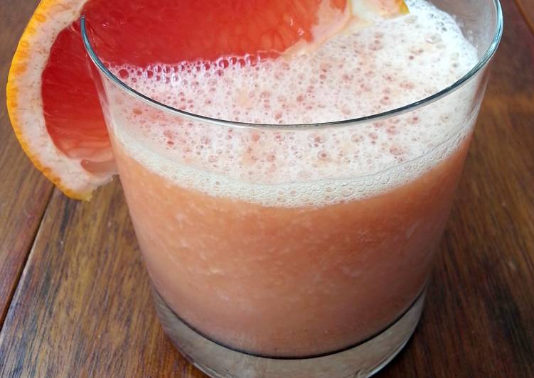 Step-by-Step Guide to Make Super Quick Homemade Grapefruit Smoothies /  Vegan