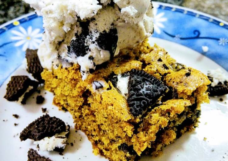 Simple Way to Make Super Quick Homemade Oreo Blondie