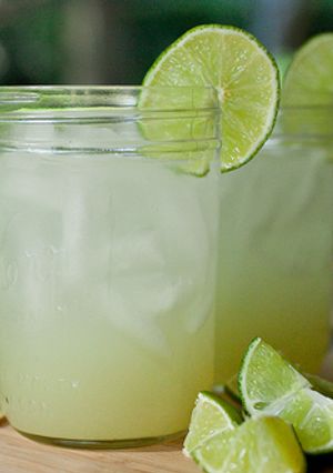 A picture of Ginger Lime Soda.