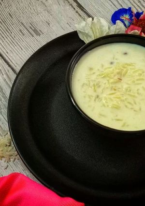 દૂધપાક (Doodhpak Recipe In Gujarati) રેસીપી મુખ્ય ફોટો