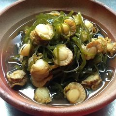 A picture of My Mother's Konbu & Scallop Simmer.