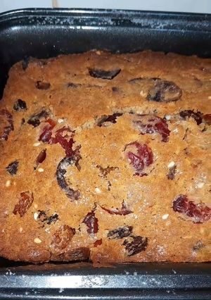 A picture of Fruit cake.