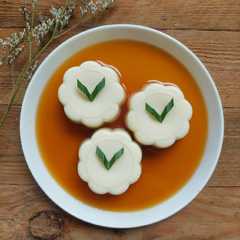 A picture of Puding Kembang Tahu.