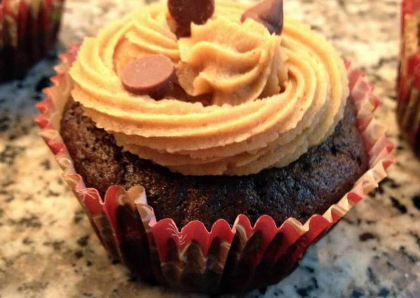 My yummy chocolate cookie dough heart cupcakes !