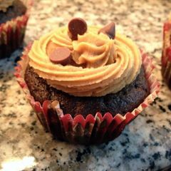 A picture of My yummy chocolate cookie dough heart cupcakes !.