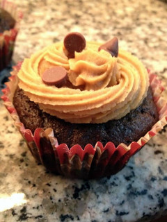 A picture of My yummy chocolate cookie dough heart cupcakes !.