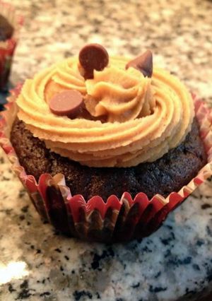 A picture of My yummy chocolate cookie dough heart cupcakes !.