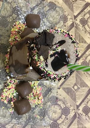 A picture of Chocolate kaju cookies thick shake.