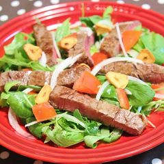 A picture of Beef Steak Salad.