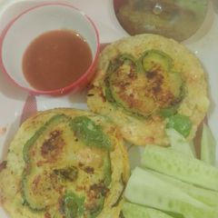 A picture of Bun style pakoray.