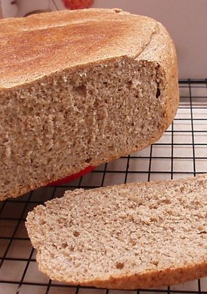 Serpenyős magvas kenyér, sütő nélkül, főzőlapon recept fotója