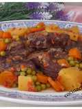 Jarrete de ternera guisado con patatas