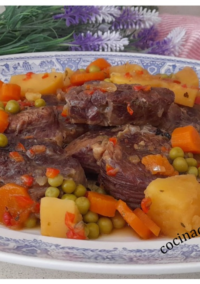 Una foto de Jarrete de ternera guisado con patatas