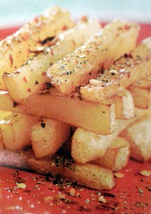 A picture of French Fries with numbing chilli salt.