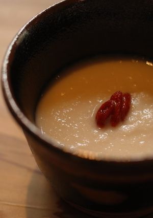 A picture of Chinese Food Therapy: Asian Pear and Lotus Root Smoothie.