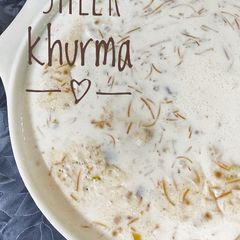 A picture of Sheer khurma.