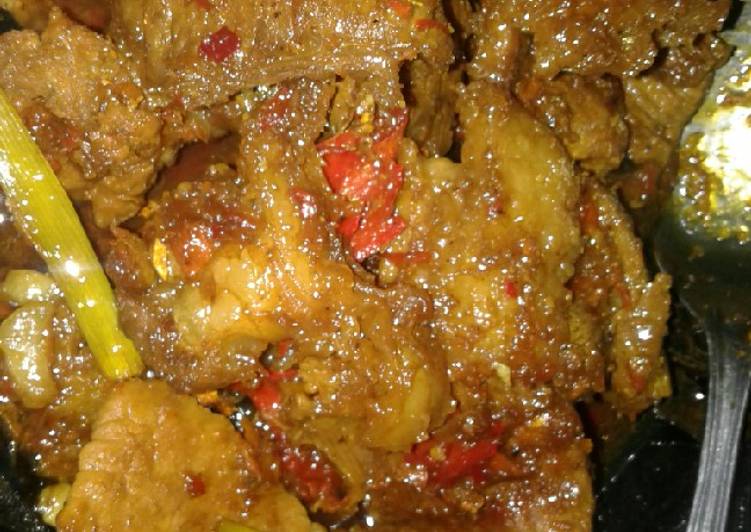 Lapis daging sapi
