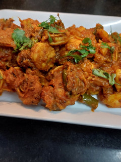 तवा मसाला प्रान्स (Tawa masala prawns recipe in marathi) रेसिपी चे मुख्य फोटो
