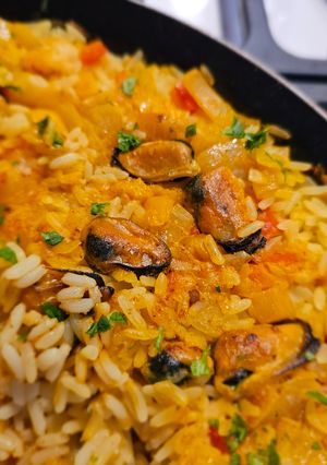 Una foto de Paella de mariscos