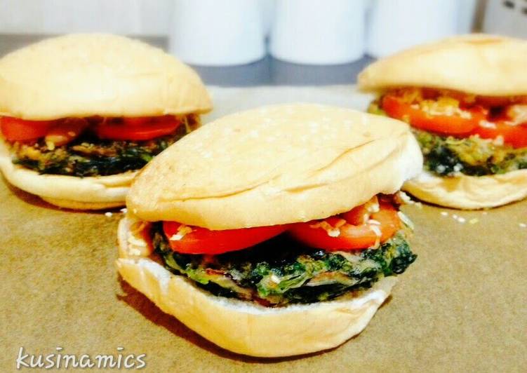 Spinach Burger with pork and beans
