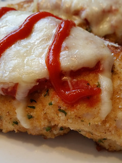 A picture of Chicken parmagiana.