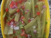 Una foto de escabeche de cebolla morada