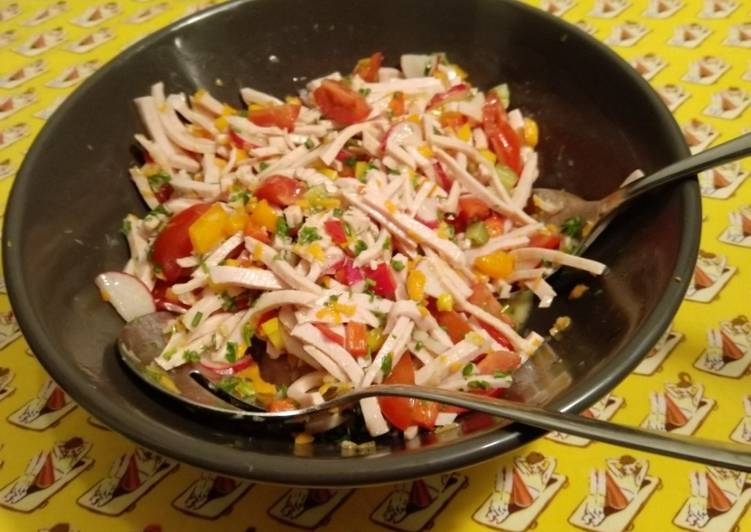 Kunterbunter Wurst-Salat