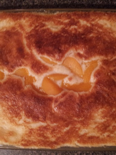 A picture of Peach cobbler.